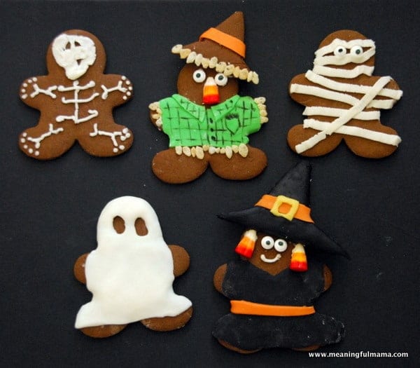 1-halloween-gingerbread-cookies-witch-scarecrow-ghost-mummy-skeleton