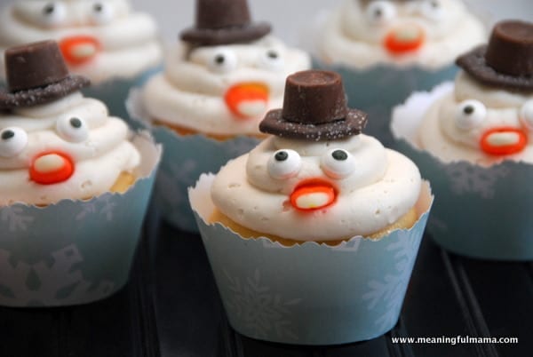 1-snowman-cupcake-recipe-and-tutorial-067