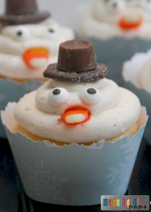 Adorable Snowman Cupcakes