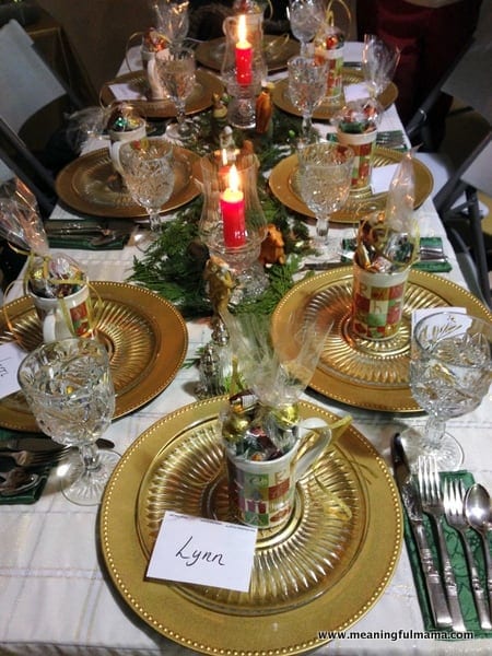 1-#christmas #table #decorations #decorating ideas #diningroom-004