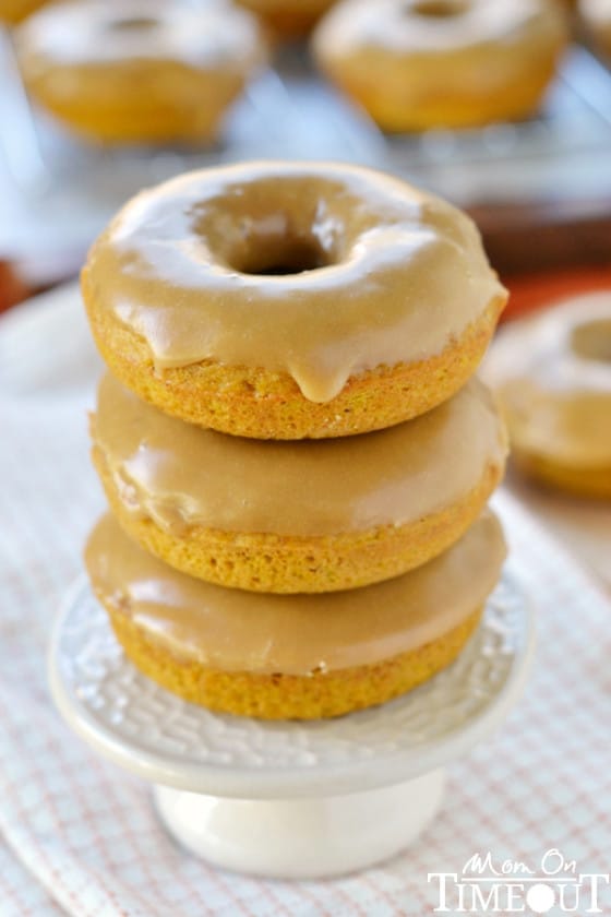 baked-pumpkin-spice-donuts-with-maple-glaze-easy-recipe