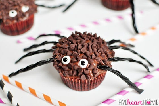 Spider-Cupcakes-for-Halloween-by-Five-Heart-Home_700pxHoriz2