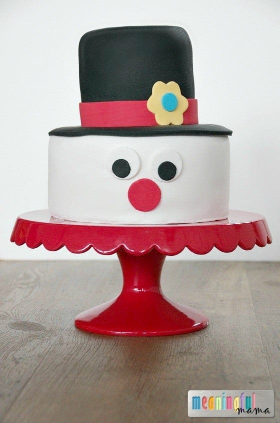 Easy and Adorable Snowman Cake