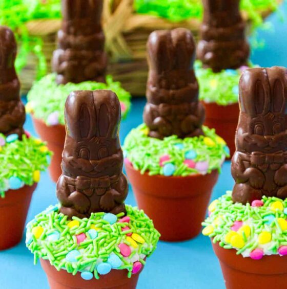 20+ Fun Easter Cakes and Cupcakes